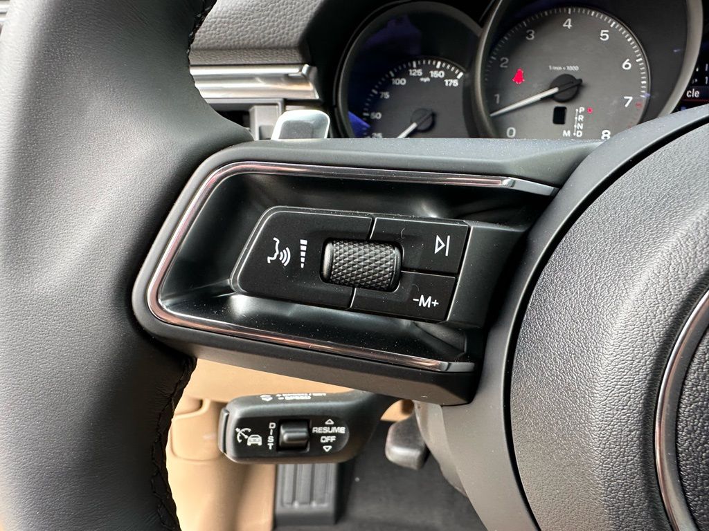 Thumbnail: 2026 Porsche Macan - 19