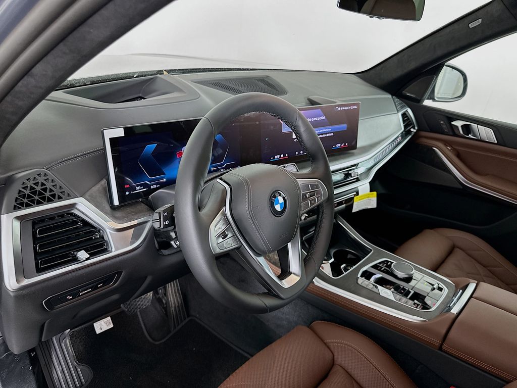 Thumbnail: 2026 BMW X7 - 9