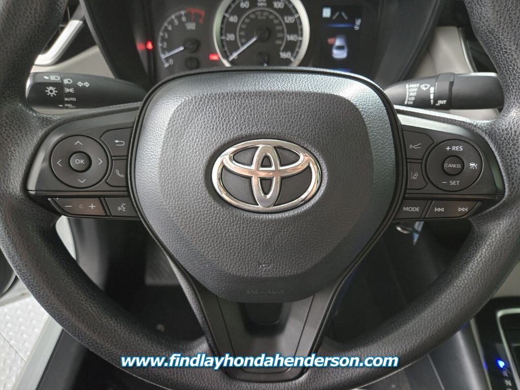 2022 Toyota Corolla LE photo