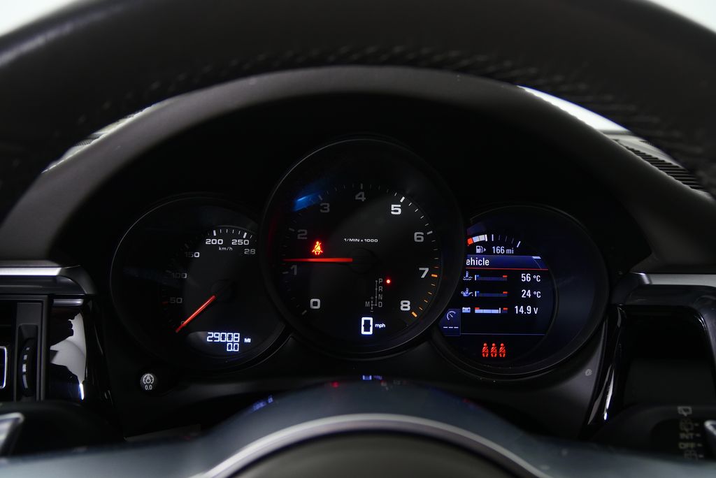 Thumbnail: 2021 Porsche Macan - 22