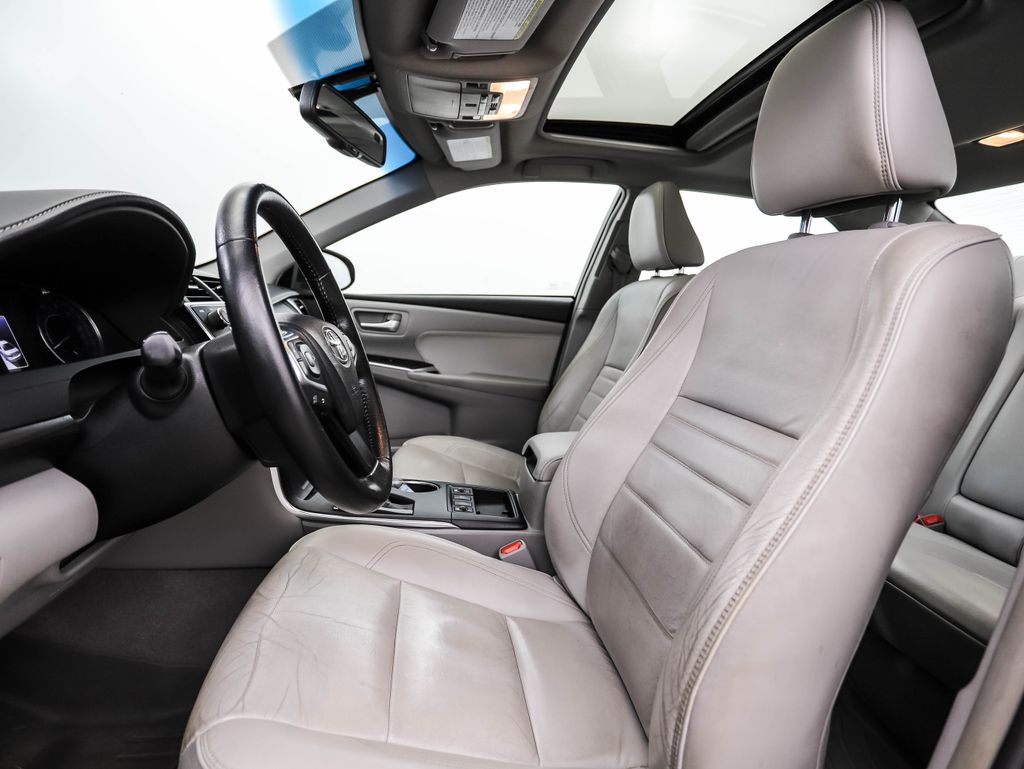 Thumbnail: 2015 Toyota Camry - 11