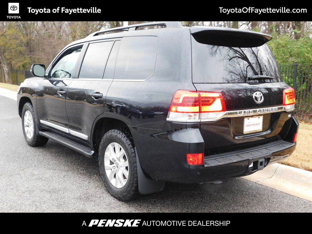 Thumbnail: 2017 Toyota Land Cruiser - 10