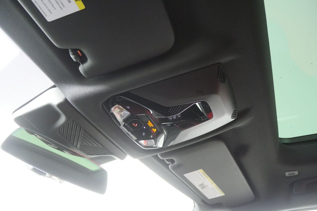 Thumbnail: 2025 BMW X2 - 21