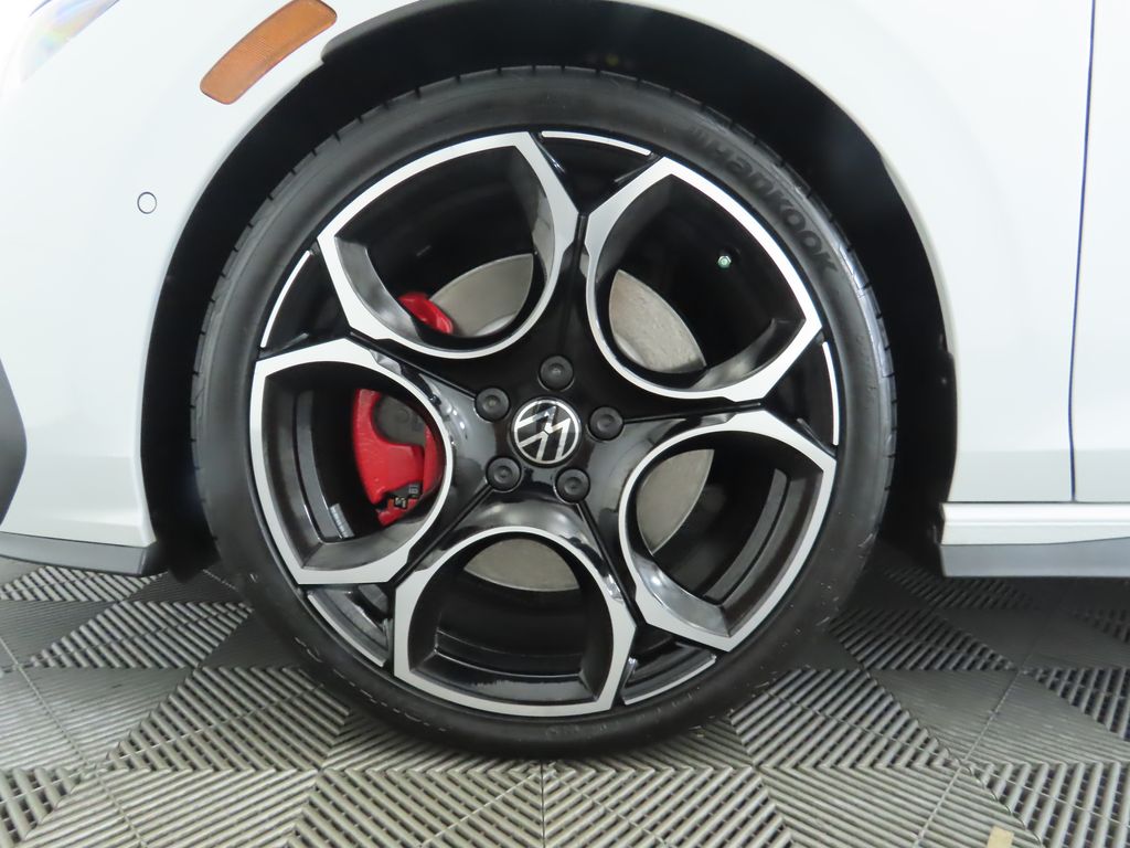 Thumbnail: 2025 Volkswagen Golf - 31