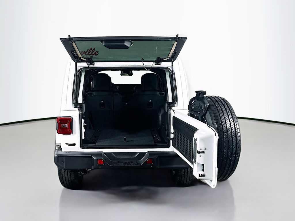 New 2026 White/off-white Jeep Sahara image 16