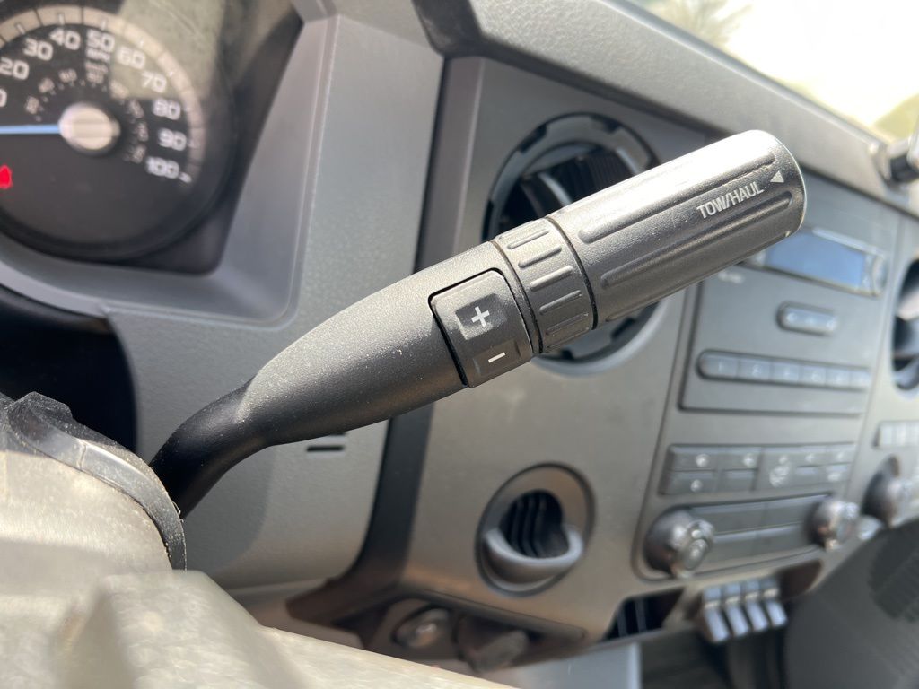 2016 Ford F-650 - Photo 16