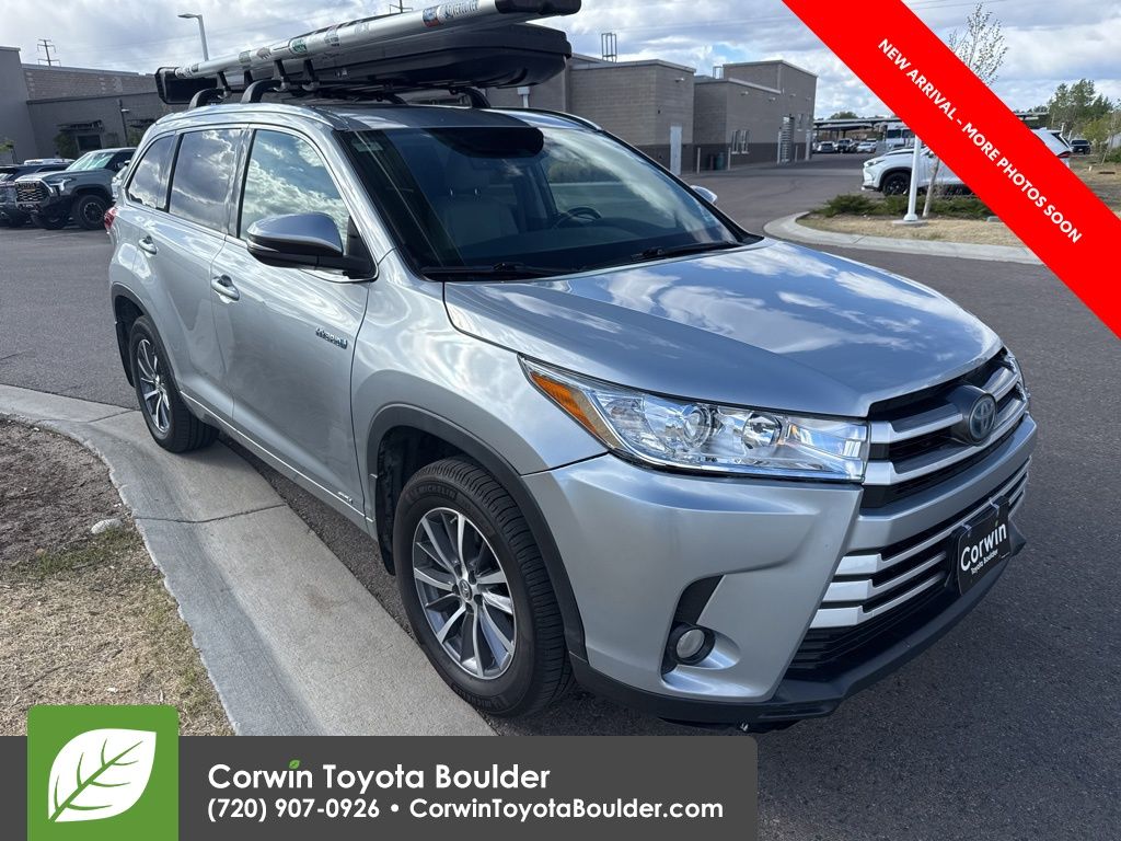 Celestial Silver Metallic 2017 Toyota Highlander Hybrid XLE SUV / Crossover All-Wheel Drive Continuously Variable Transmission