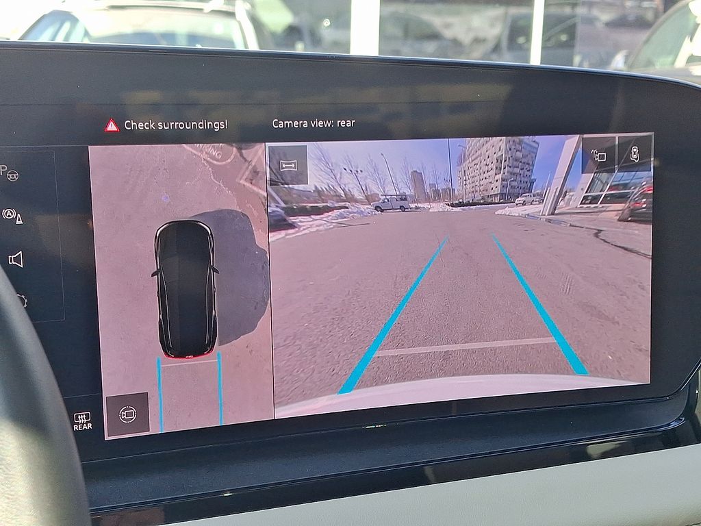 Thumbnail: 2025 Audi Q6 e-tron - 17