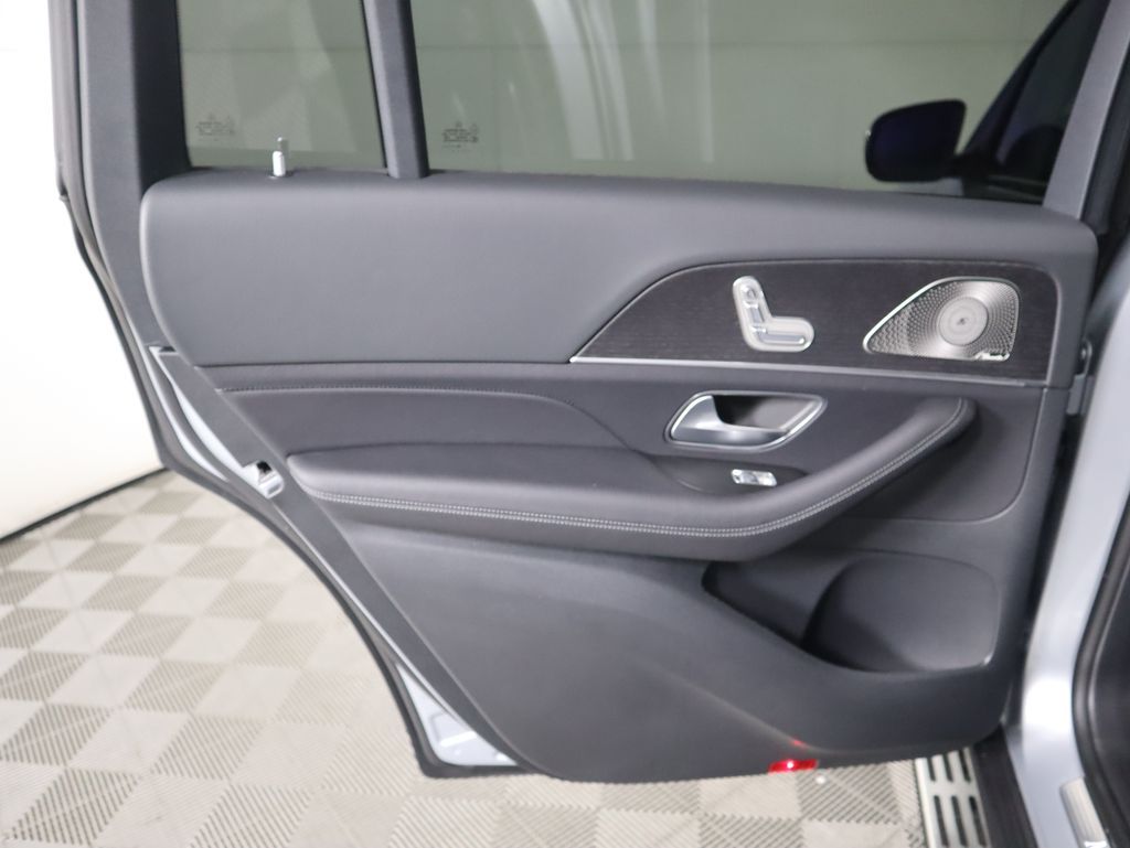 Thumbnail: 2026 Mercedes-Benz GLS - 28