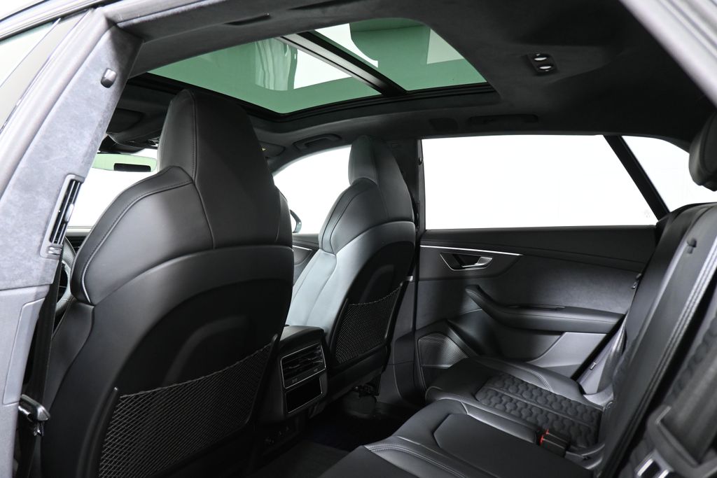 Thumbnail: 2026 Audi RS Q8 - 27