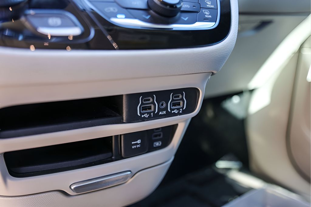 Used Car 2022 Chrysler Pacifica  Touring L For Sale Under $30,000 In Austin, Texas