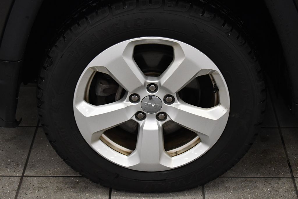 Thumbnail: 2018 Jeep Compass - 14