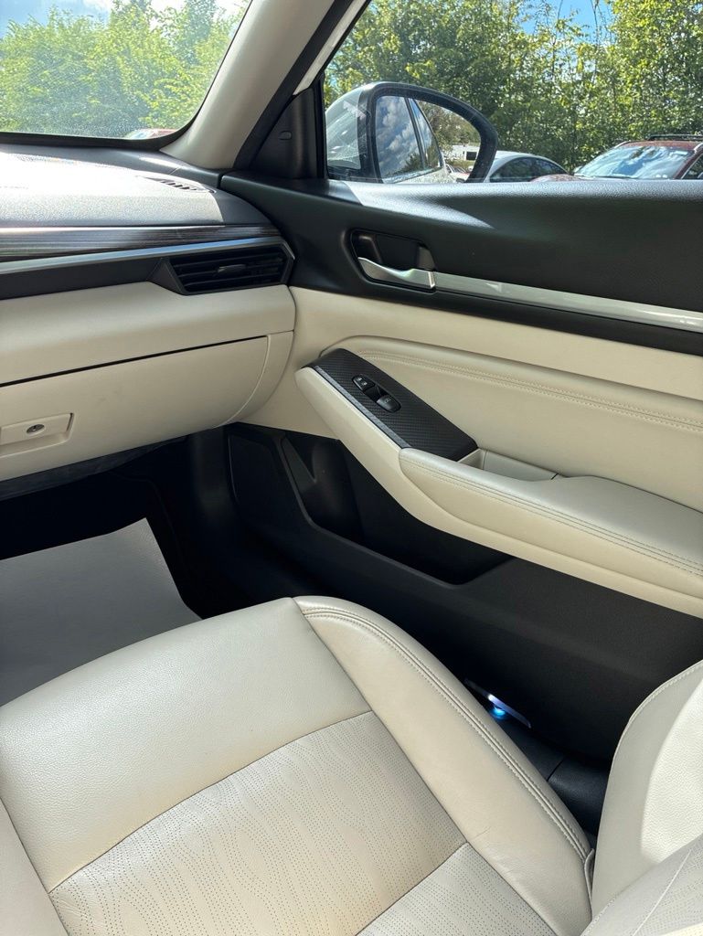 2019 Nissan Altima 2.5 SL White at Bob Ruth Ford