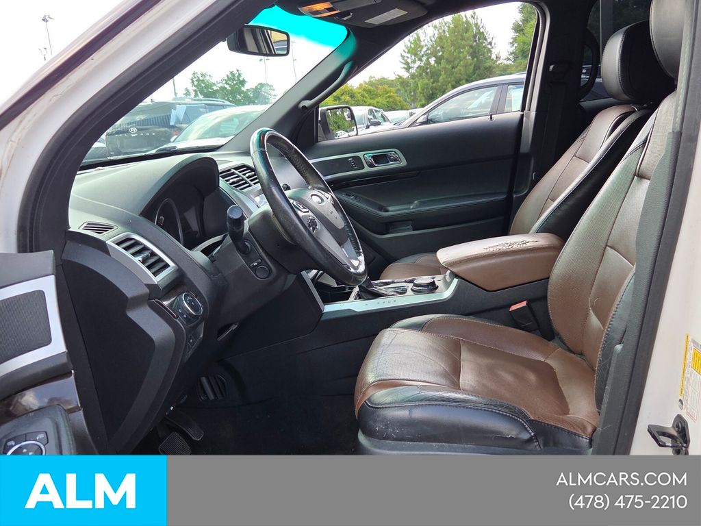 Used 2015 White Ford Limited image 5
