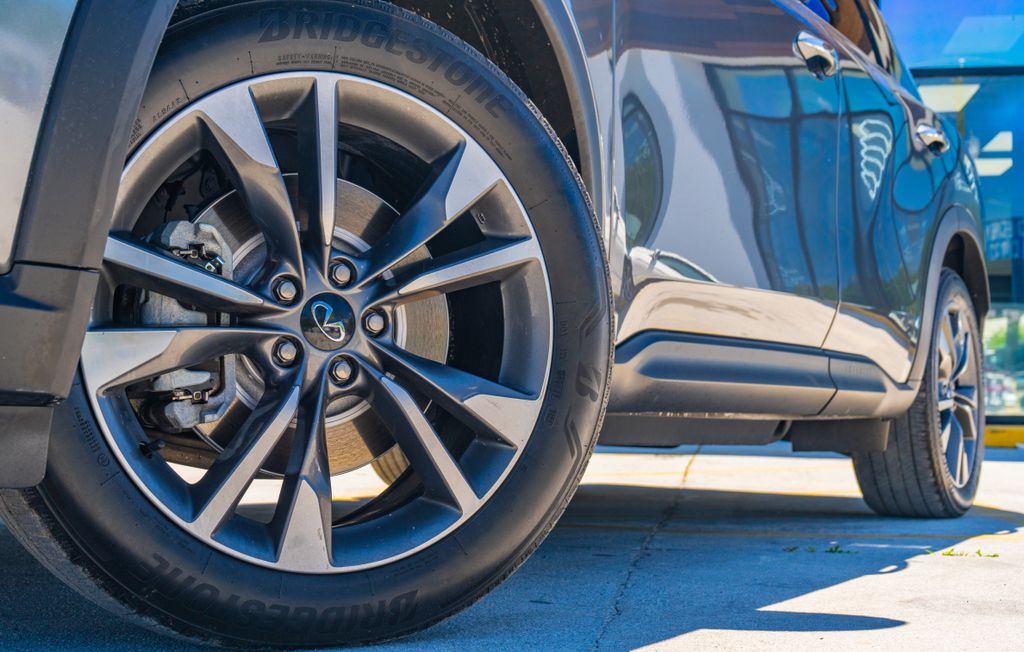 2023 INFINITI QX60 LUXE - 3