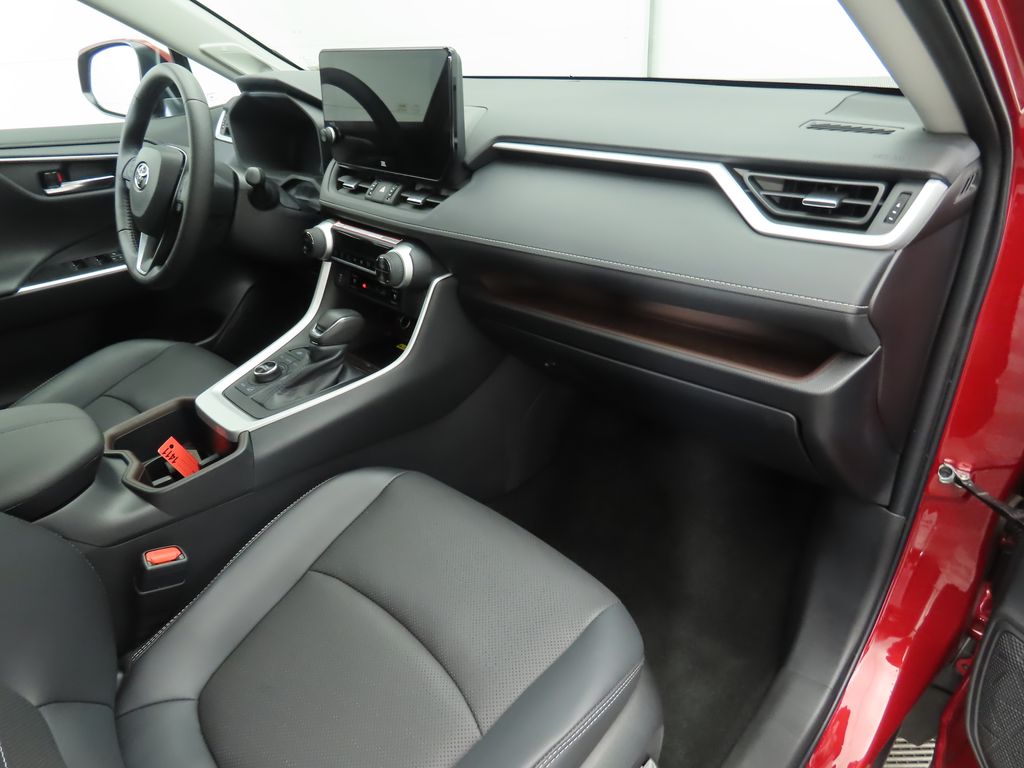 Thumbnail: 2025 Toyota RAV4 - 15