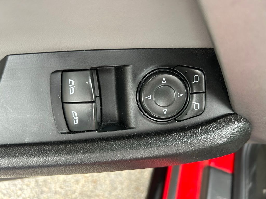 Thumbnail: 2018 Chevrolet Camaro - 16