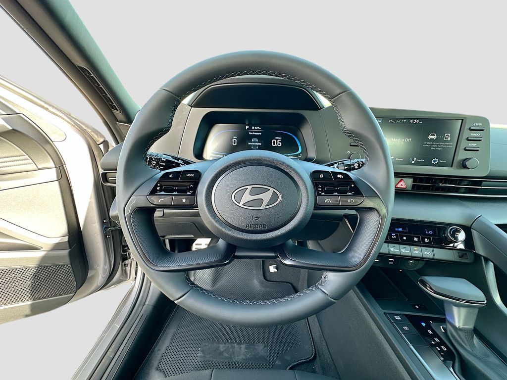 Thumbnail: 2025 Hyundai Elantra - 10