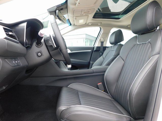 New 2026 White Genesis 2.5T Prestige image 3