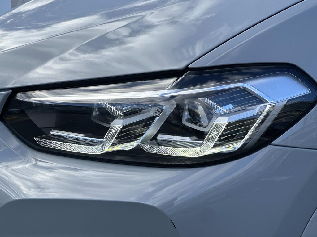 Thumbnail: 2022 BMW X4 - 3