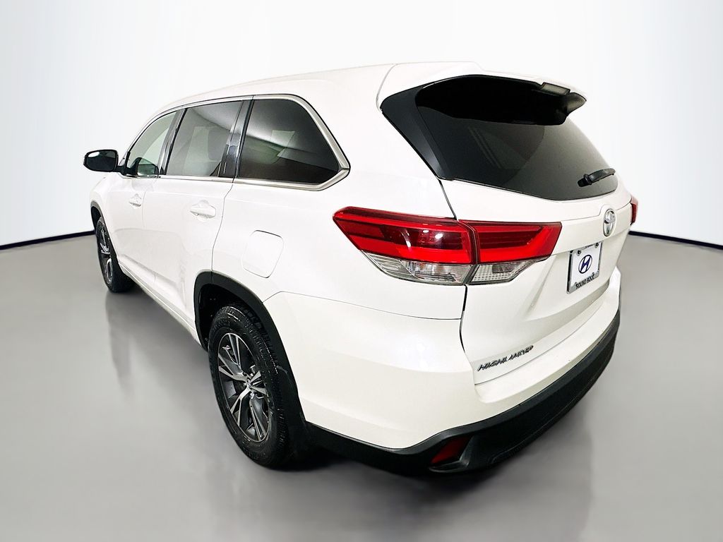 Thumbnail: 2017 Toyota Highlander - 7