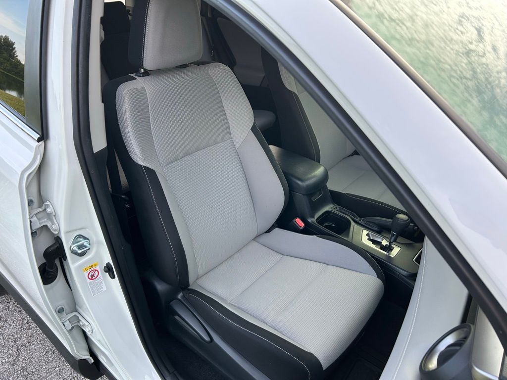 Thumbnail: 2018 Toyota RAV4 - 15