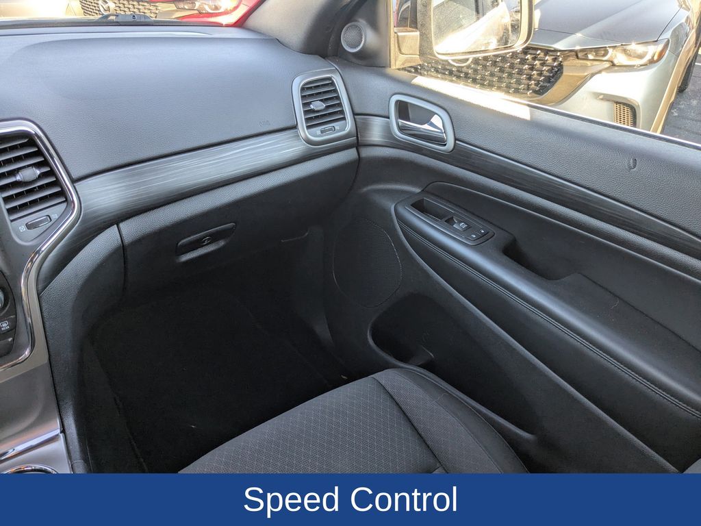 2020 Jeep Grand Cherokee Laredo E 4x2