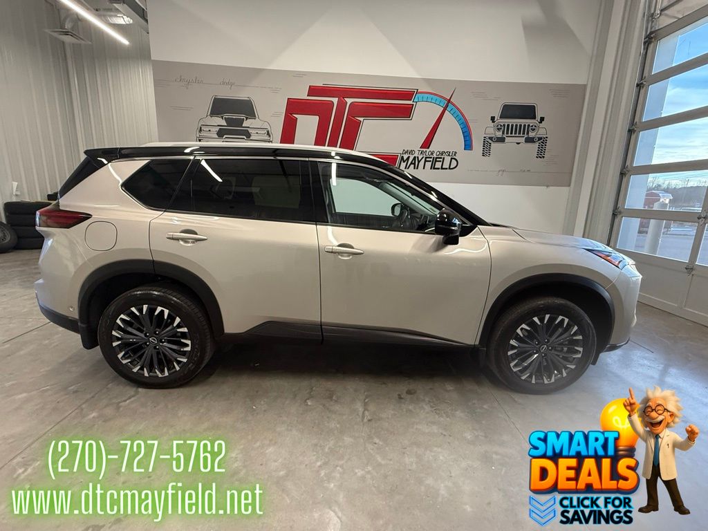 View vehicle photo 2