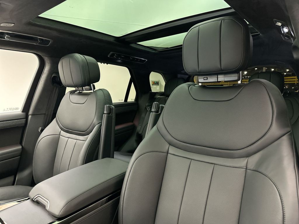 2025 Land Rover Range Rover Sport Autobiography 8