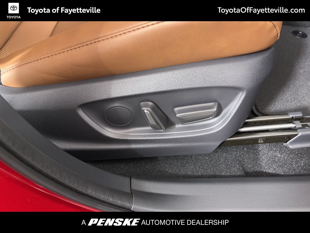 Thumbnail: 2025 Toyota Crown Signia - 9