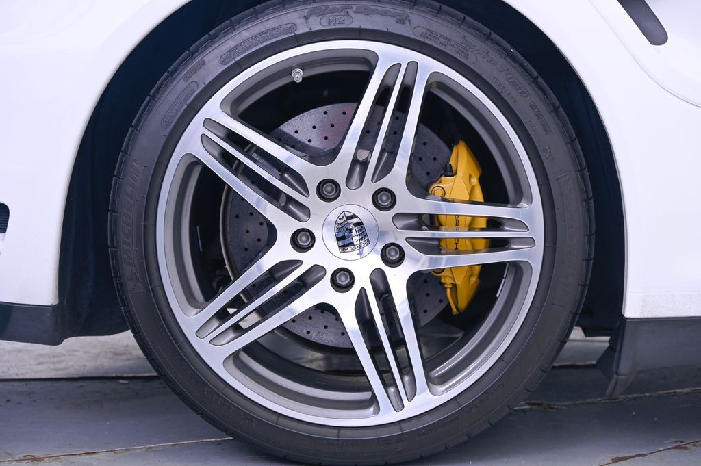 Thumbnail: 2009 Porsche 911 - 13