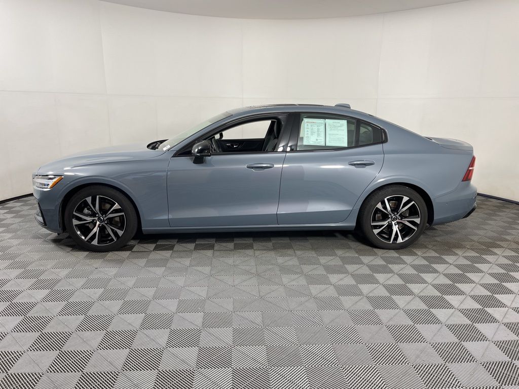 Thumbnail: 2024 Volvo S60 - 2