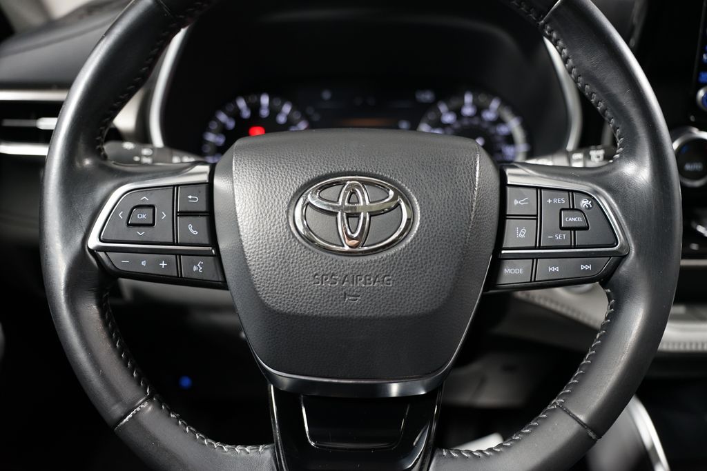 2021 Toyota Highlander XLE 12