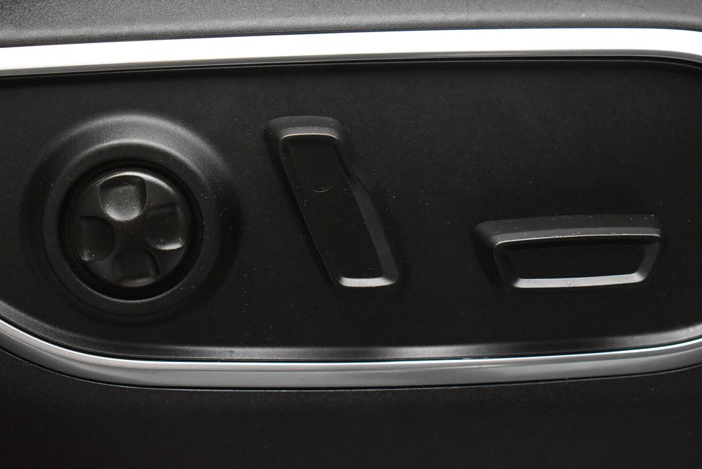 Thumbnail: 2024 Jeep Wagoneer - 27