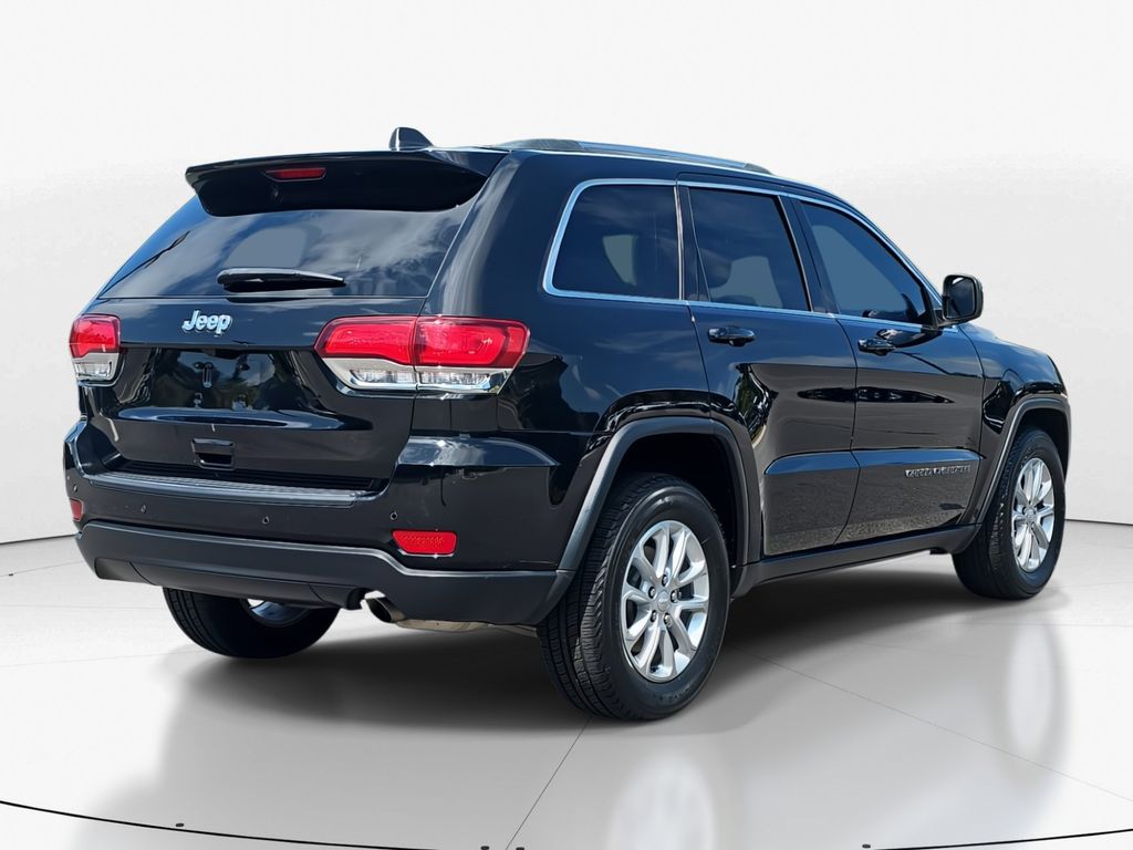 2021 Diamond Black Crystal Pearlcoat Jeep Grand Cherokee Laredo X RWD SUV