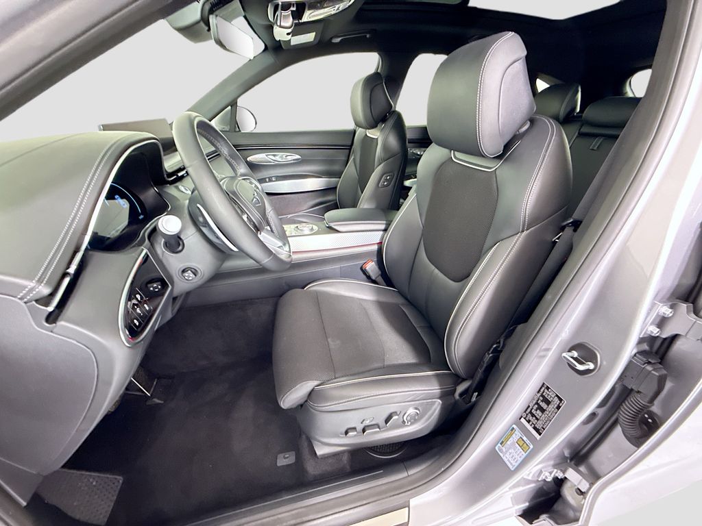 Thumbnail: 2024 Genesis GV70 - 20