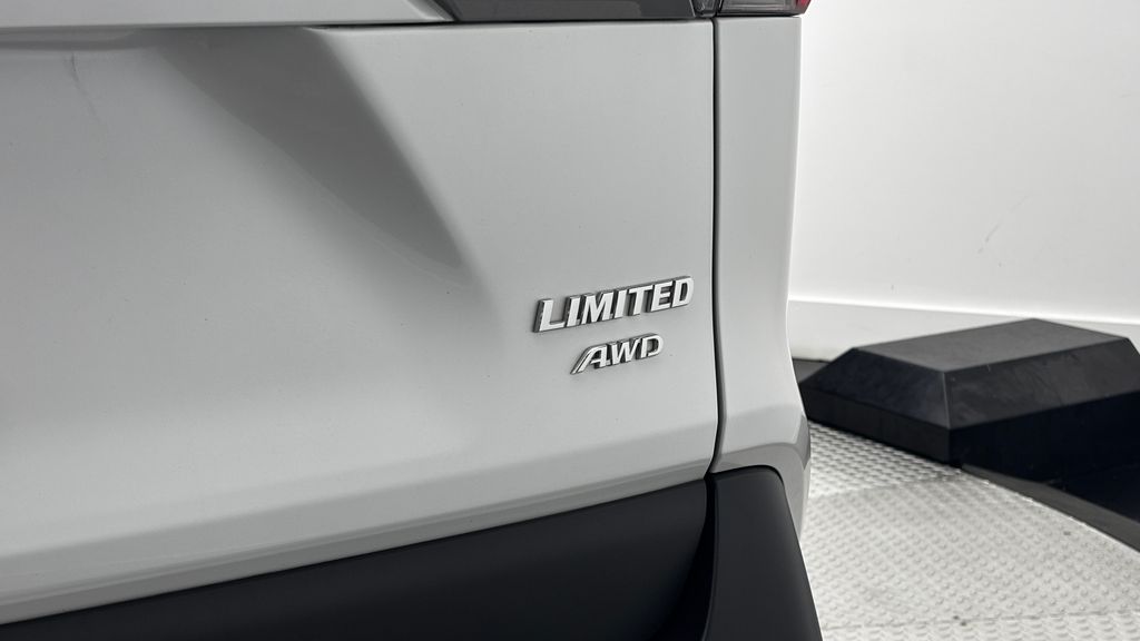 Thumbnail: 2024 Toyota RAV4 - 6