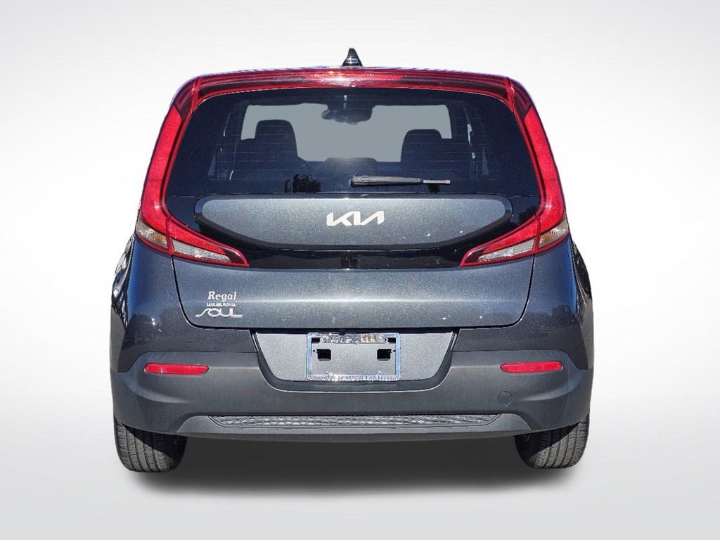 2022 Kia Soul LX 5