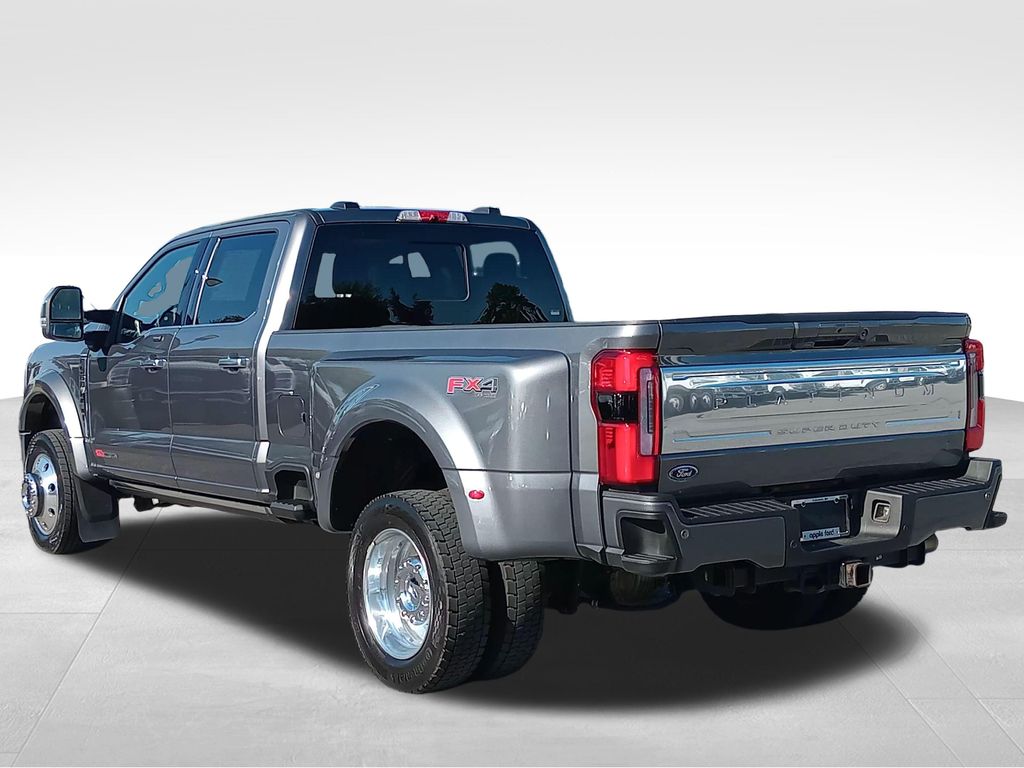 2025 Ford F-450 Super Duty Platinum
