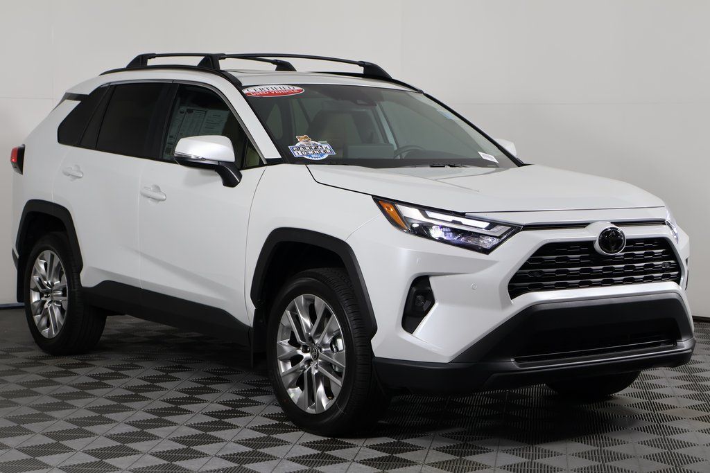 Thumbnail: 2025 Toyota RAV4 - 3