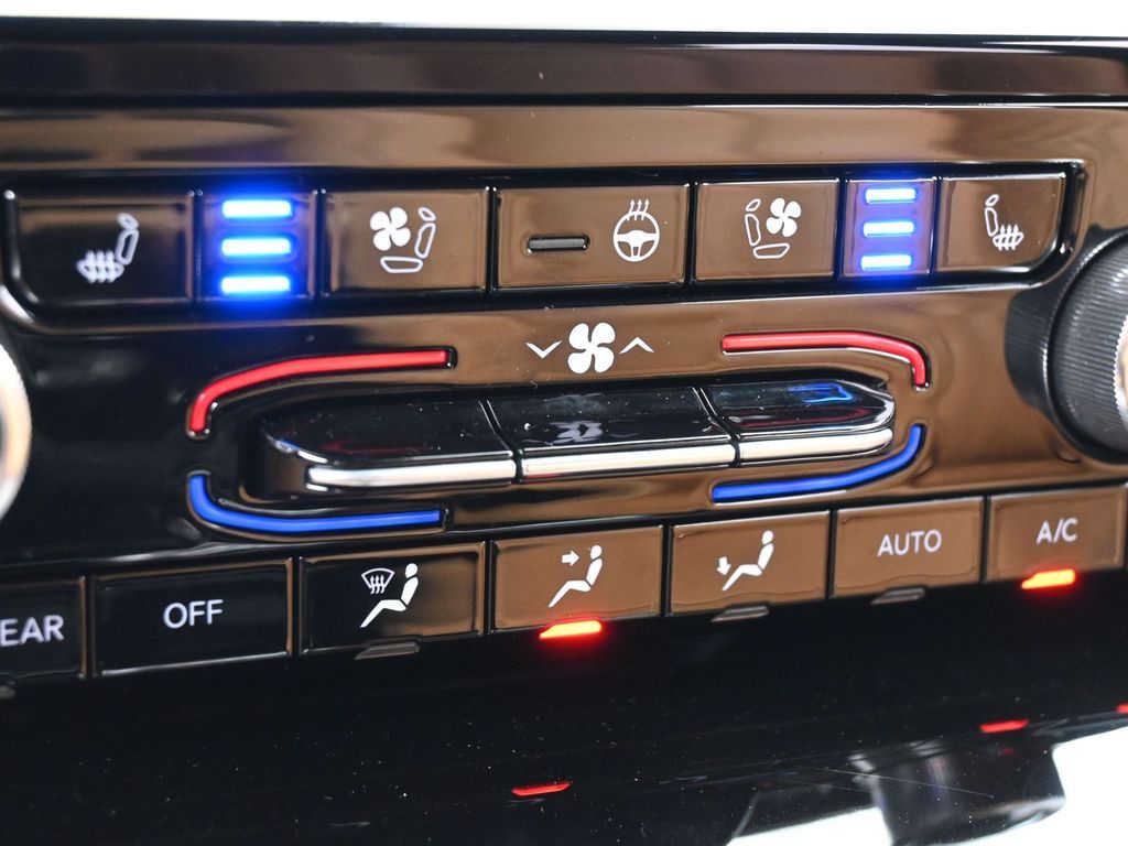 New 2025 Bright White Clearcoat Jeep Summit image 29