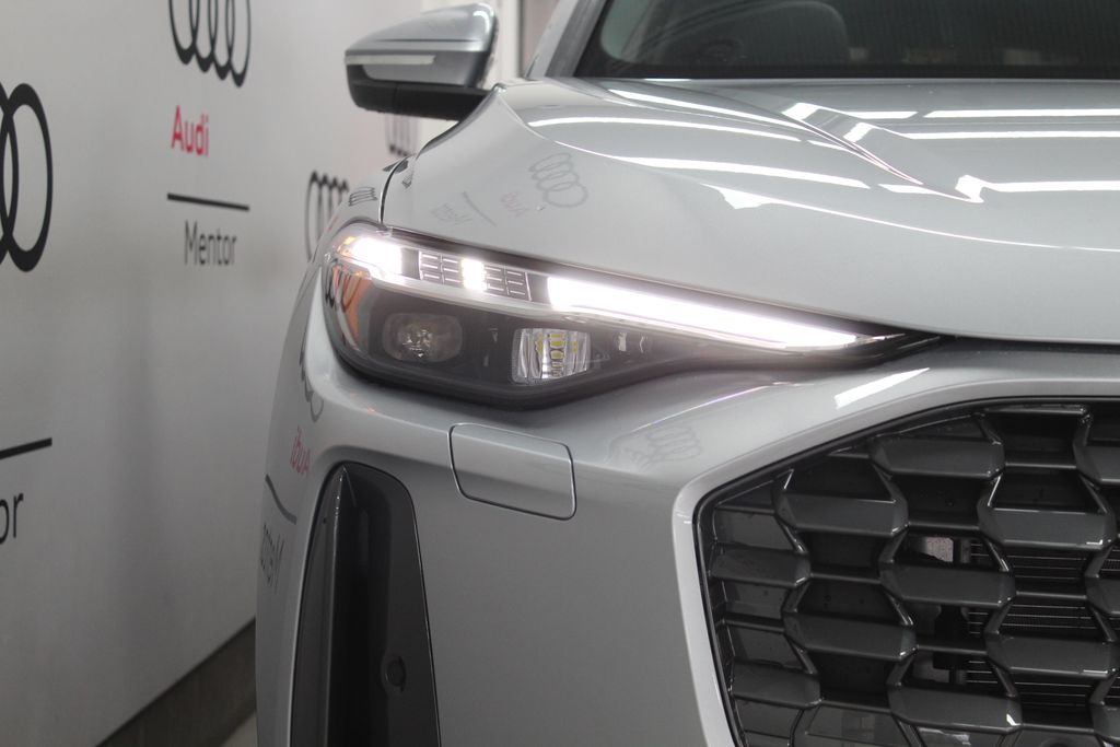 Thumbnail: 2025 Audi Q5 - 10