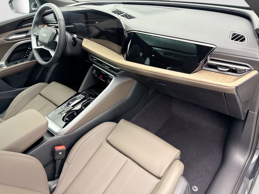 Thumbnail: 2025 Audi Q5 - 16