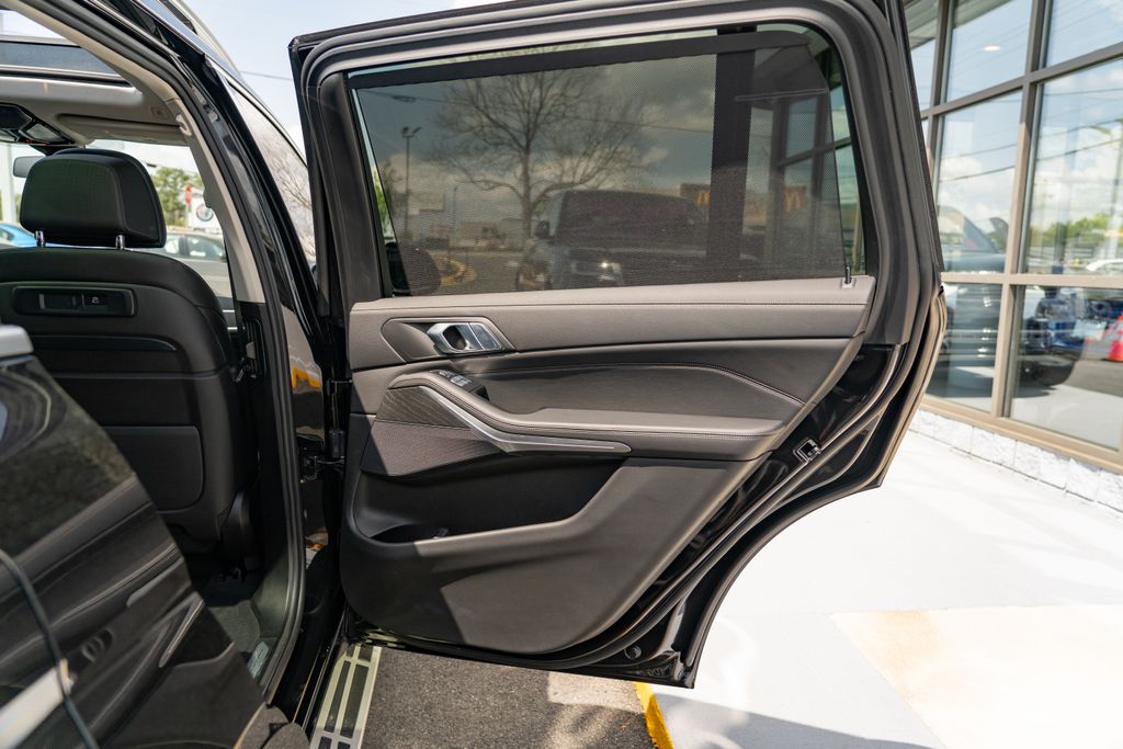2022 BMW X7 xDrive40i photo