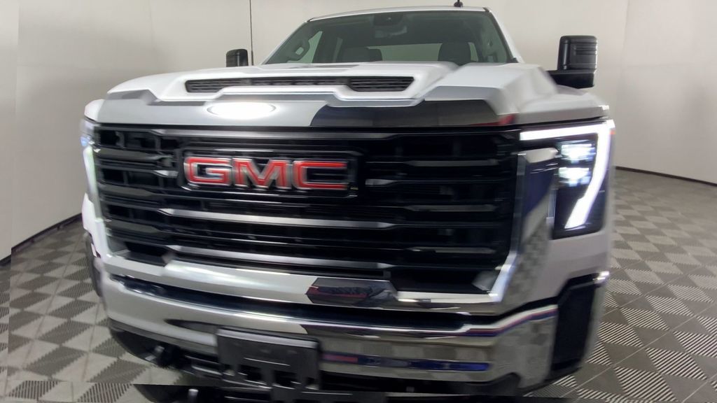 2025 GMC Sierra 2500HD Pro photo