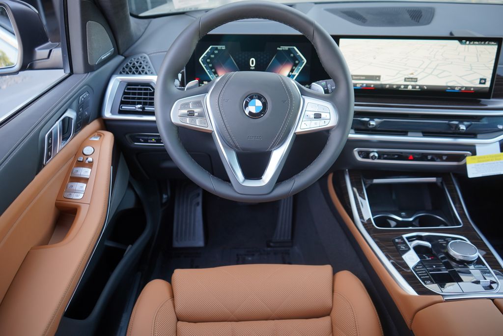 2025 BMW X7 xDrive40i 15