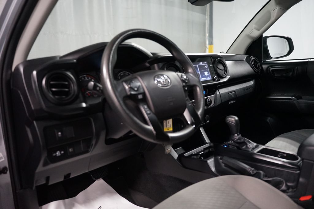 Thumbnail: 2021 Toyota Tacoma - 10