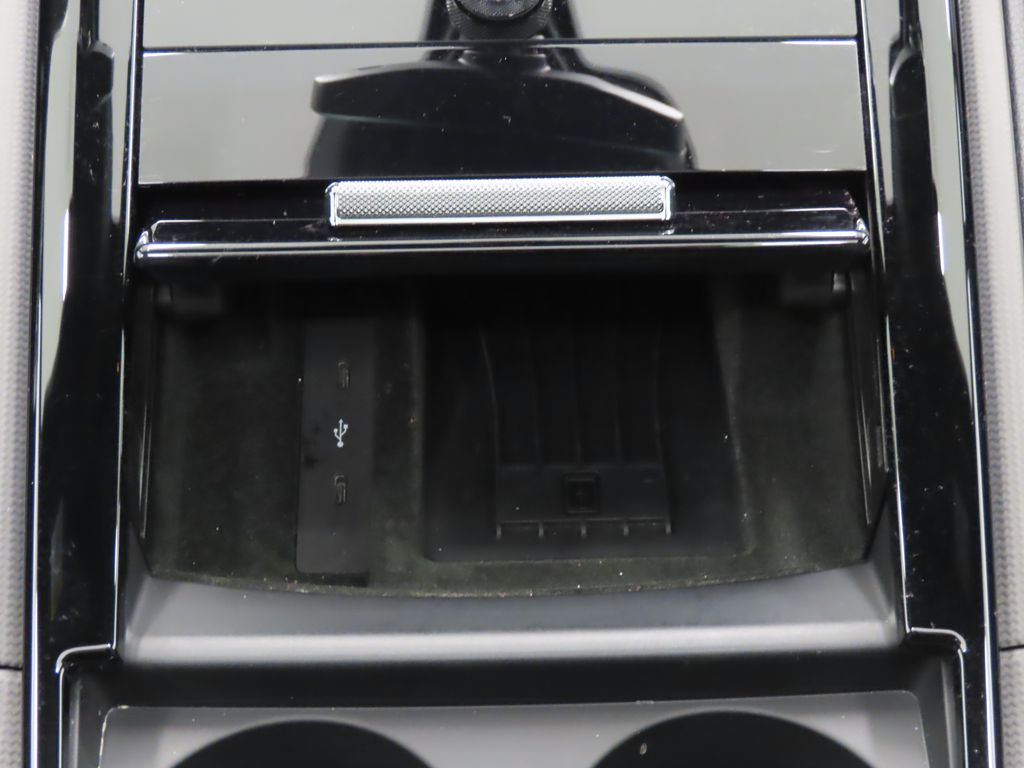 Thumbnail: 2025 Porsche Panamera - 28