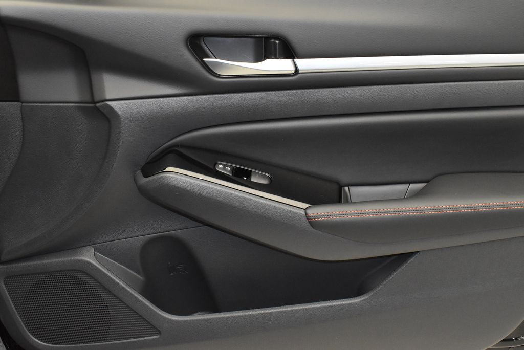 Thumbnail: 2025 Nissan Altima - 25