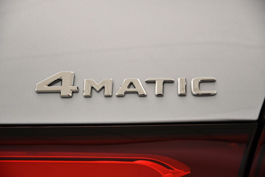 Thumbnail: 2025 Mercedes-Benz GLC - 10